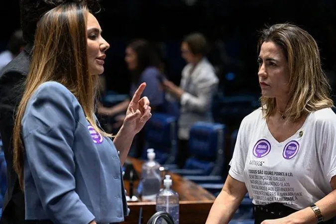 Buscas por “misoginia” disparam após avanço de projeto no Senado