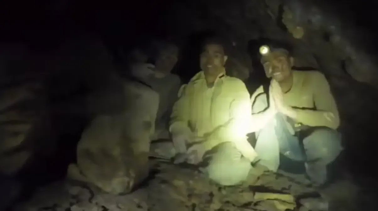 Resgate em caverna no Laos: cinco são encontrados vivos
