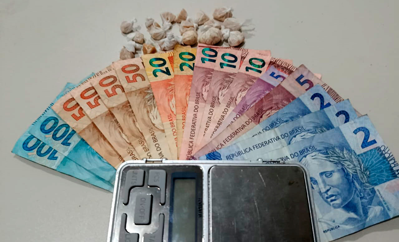 PM prende mulher por suspeita de tráfico em Ouro Preto do Oeste